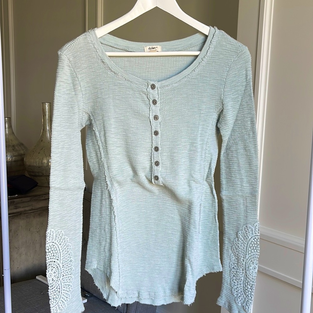 Dylan Baby Blue Longsleeve